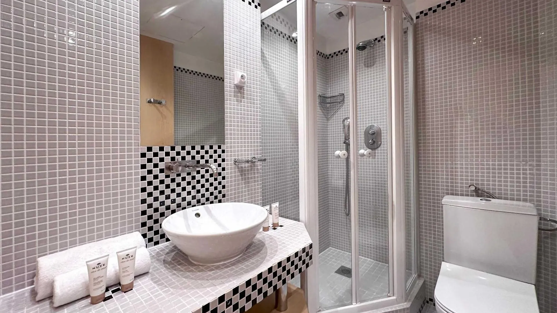 Lejlighed Champs - Elysees View Studio With Balcony - Ac For 3 Paris