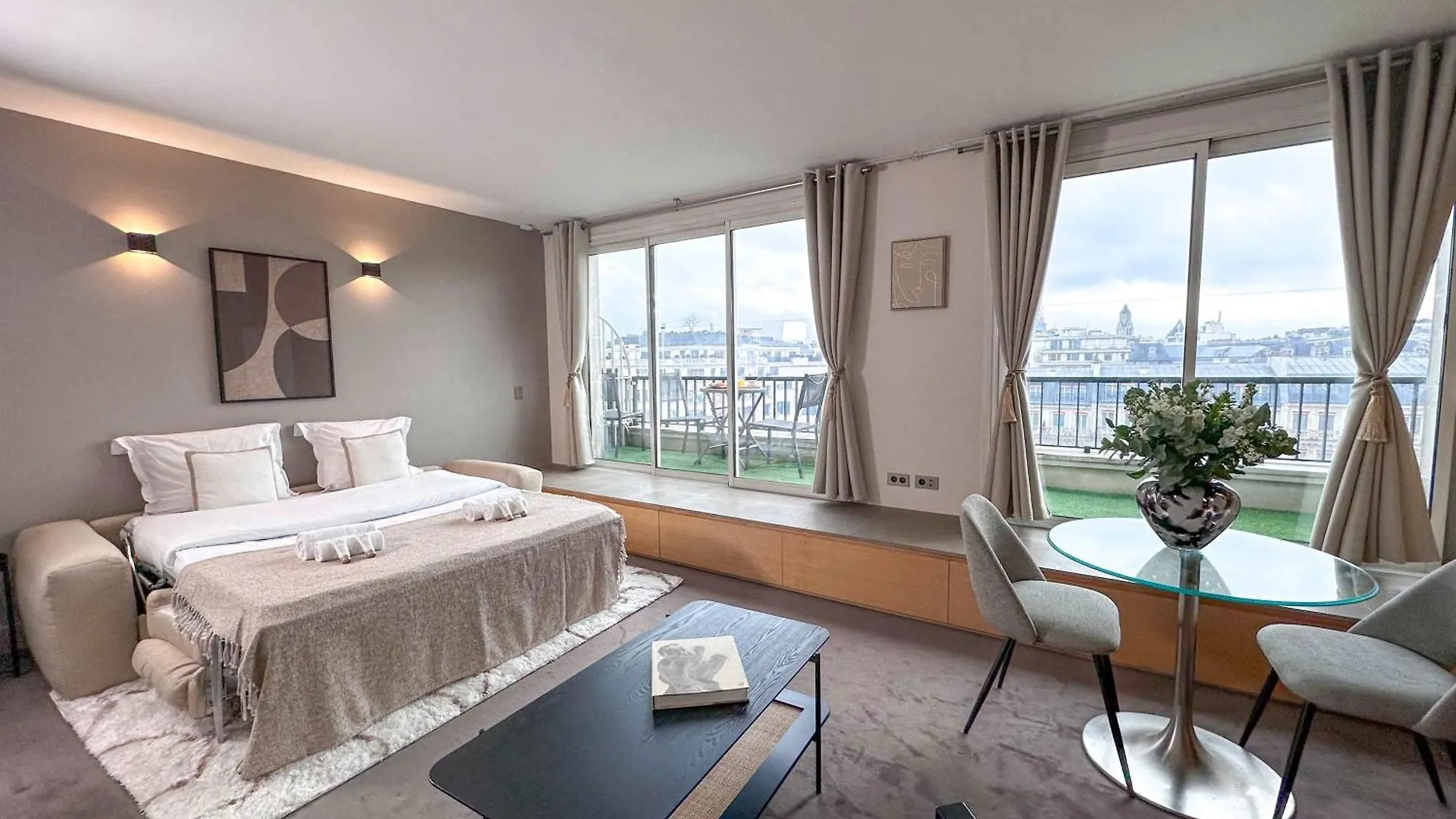 Champs - Elysees View Studio With Balcony - Ac For 3 Paris Lejlighed