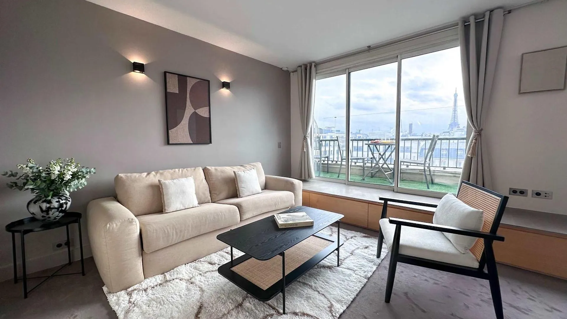 Champs - Elysees View Studio With Balcony - Ac For 3 Paris