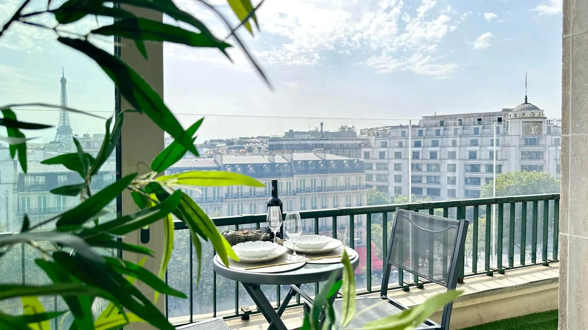 Champs - Elysees View Studio With Balcony - Ac For 3 Paris Lejlighed